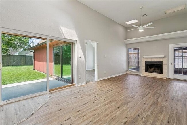Photo - 1826 Kings Row