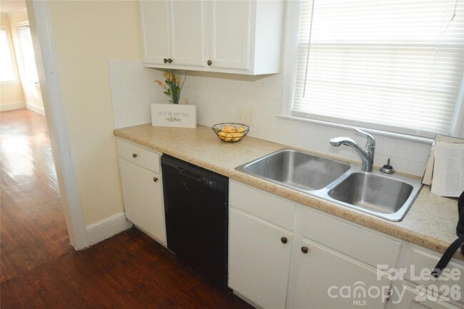 Photo - 1424 Kennon St