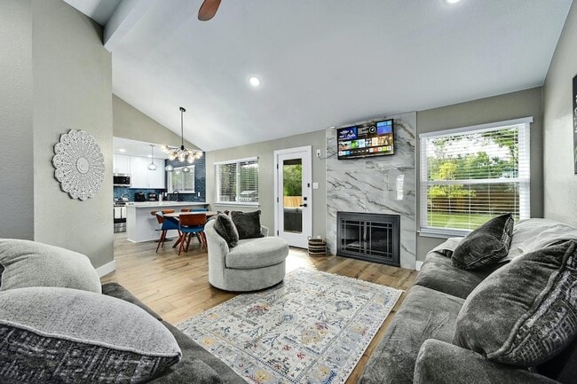 Photo - 1807 Krizan Ave