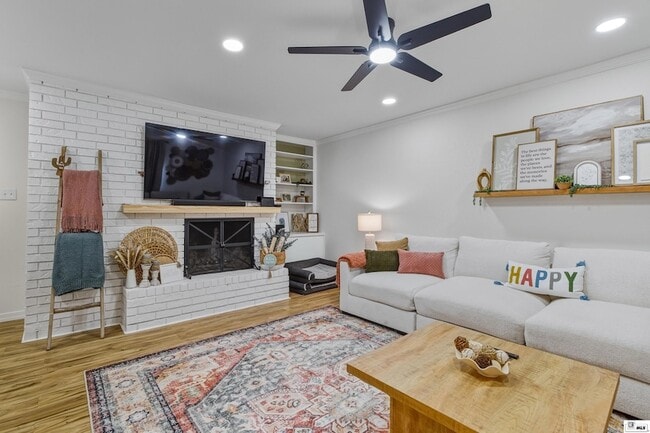 Photo - 111 Jennifer Ln