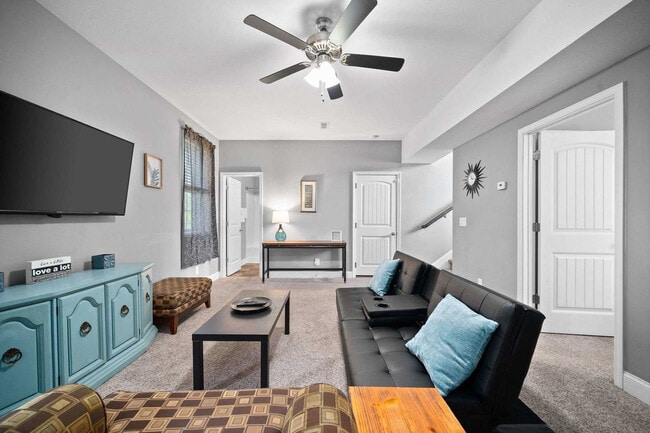 Building Photo - 2940 Lancelot Ln Unit SI ID1523804P