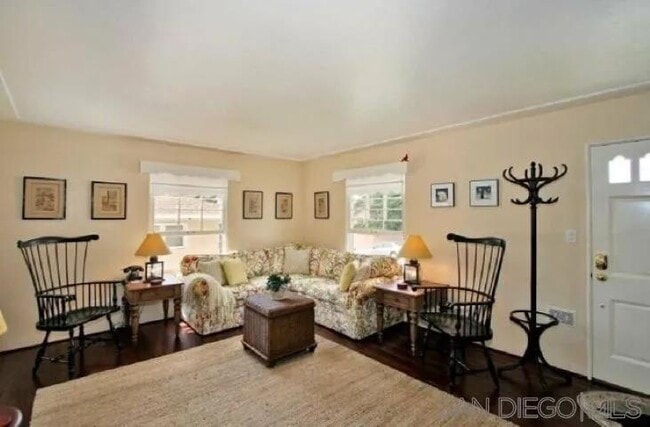 Photo - 307 Rosemont St