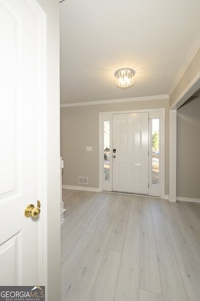 Photo - 151 Lakeside Dr NW