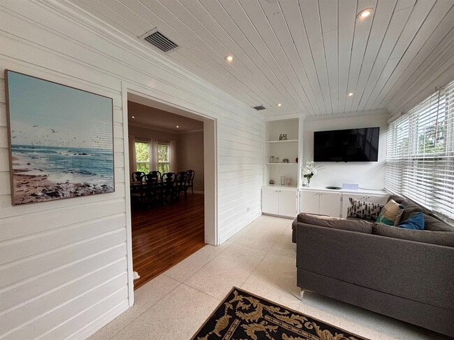 Building Photo - 310 30th St Unit ID1290316P