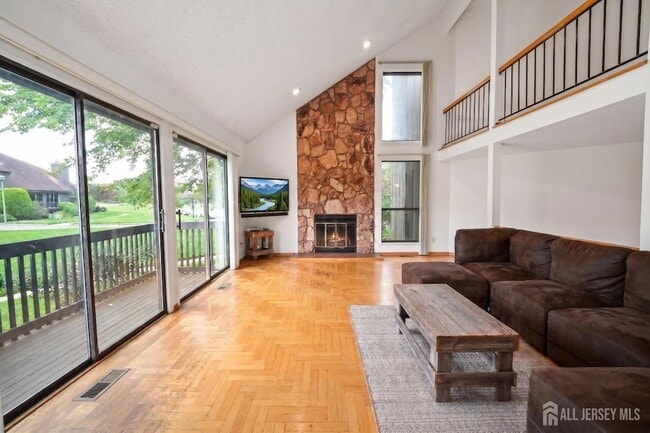 Photo - 260 Westgate Dr