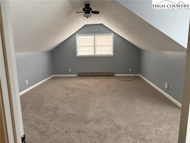 Photo - 146 Old East King St