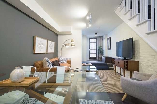 Building Photo - 1423 Q St NW Unit SI FL3-ID1512336P