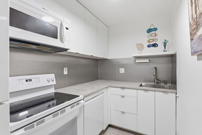 Photo - 3000 Riomar St Unit 407