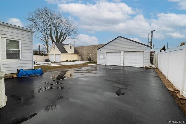 Photo - 21 Twin Lawns Ave