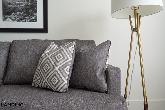 Photo - 404 W 26th St