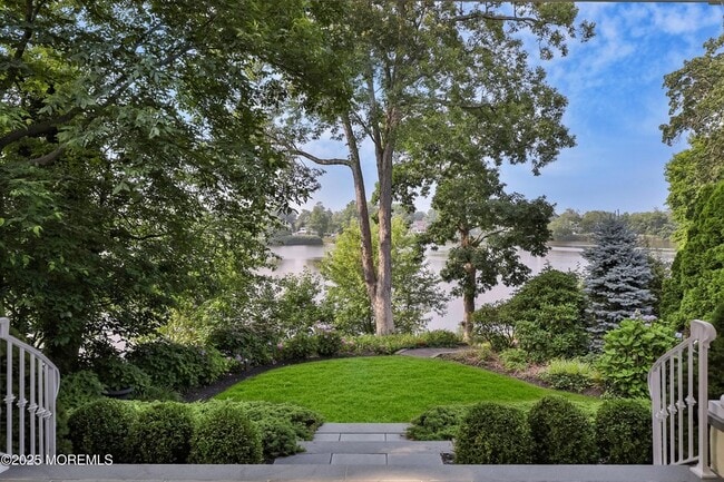 Photo - 619 Beacon Blvd