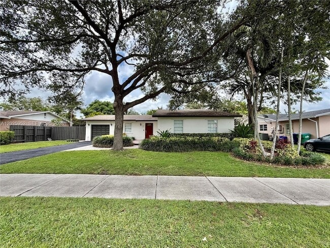 Building Photo - 7711 SW 131st Ave