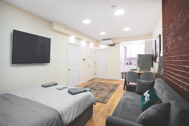 Building Photo - 1830 3rd Ave Unit SI ID1473162P