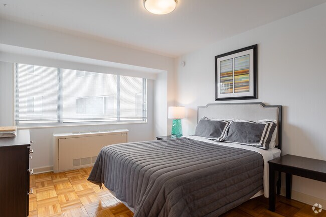 Studio, 1BA - 500SF - Carillon House