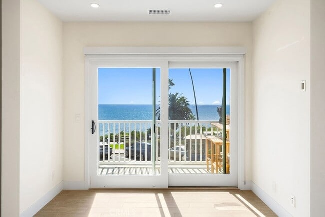 Photo - 376 Cliff Dr Unit D