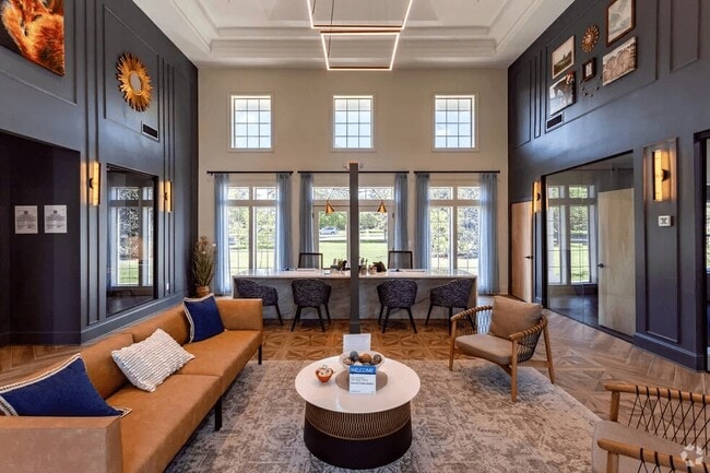 Photo - Ashton Brook