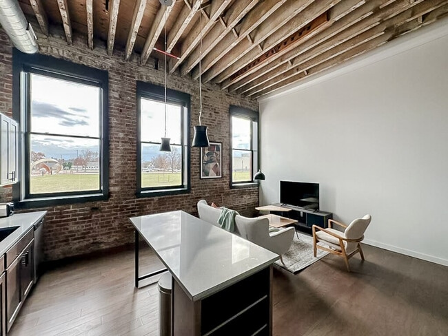 Photo - 403 W 4th St N Unit ID1352442P