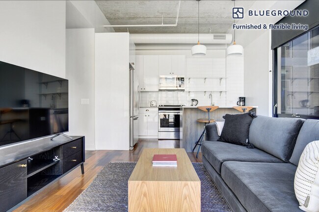 Photo - 676 N La Salle Dr Unit FL3-ID440