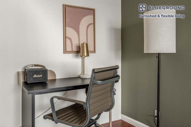 Photo - 837 Cowper St Unit FL2-ID1289