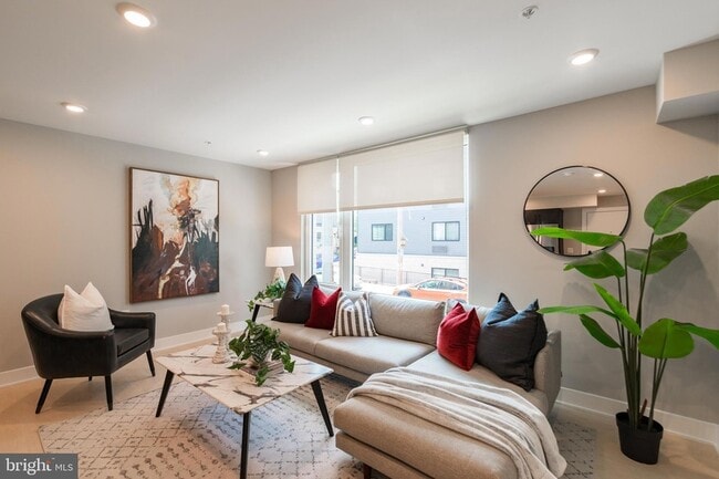 Photo - 6604 Ridge Ave Unit 303