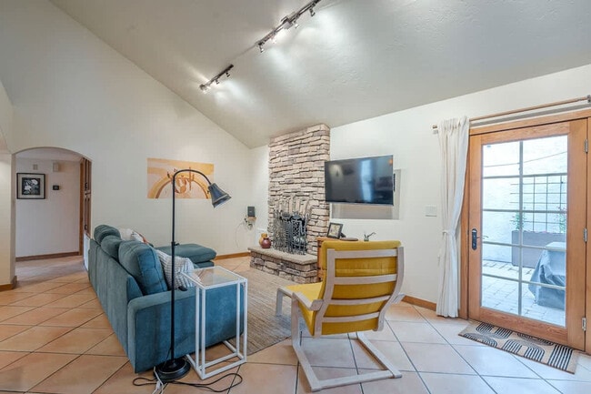 Photo - 2112 N Squire Ave Unit SI ID1570268P