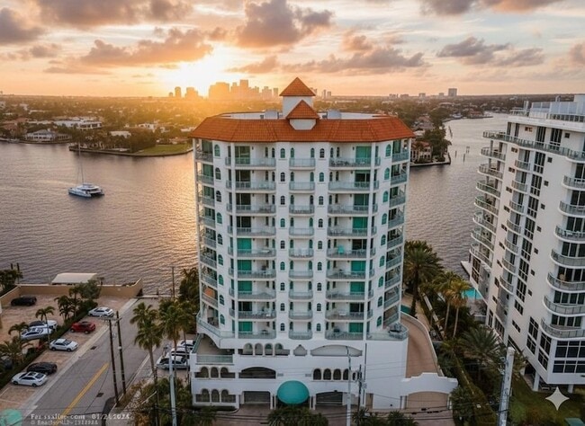 Building Photo - 301 N Birch Rd Unit 6S