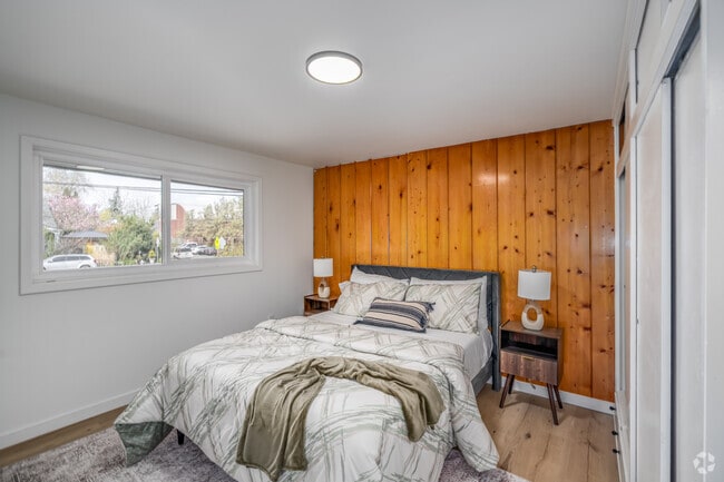 3BR, 2BA - 1,500SF - Bedroom - 3732 N Stevens St