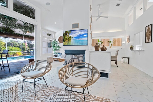 Building Photo - 13 Cleveland Ct Unit ID1261600P