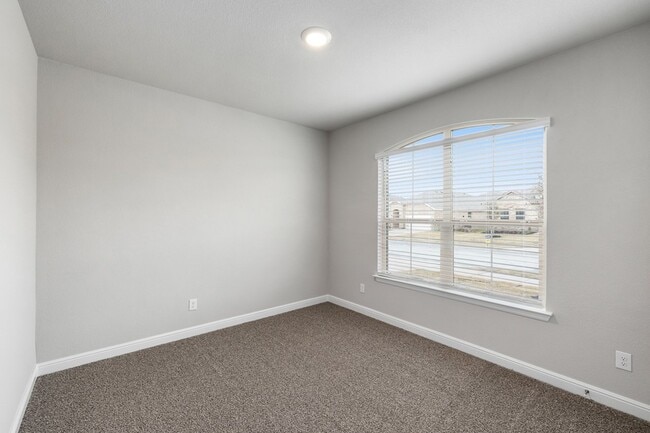 Photo - 180 Tanager Dr