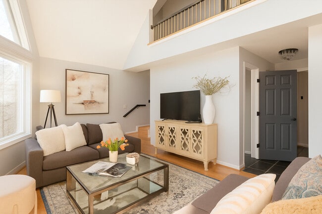 Building Photo - 555 Laurel Cove Rd Unit ID1293782P