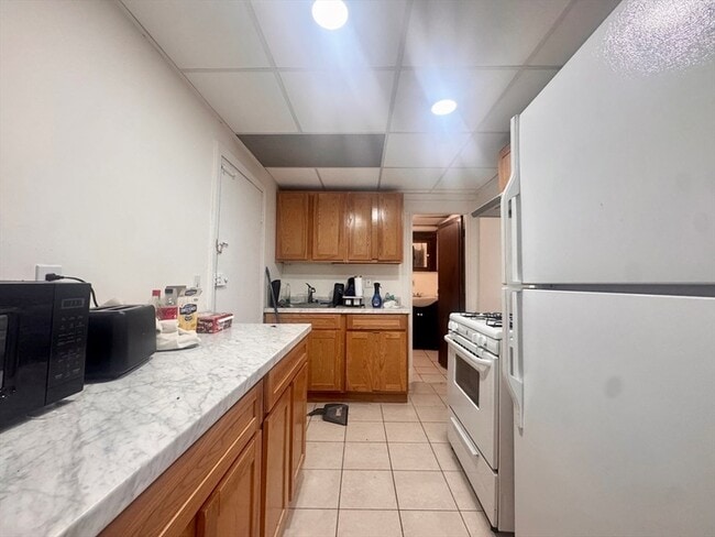 Photo - 384 Riverway Unit B