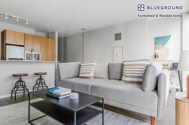 Photo - 200 E Illinois St Unit SI FL13-ID1168