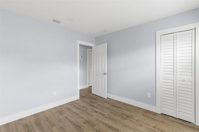 Photo - 683 NW 21 St