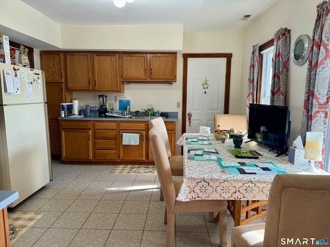 Photo - 156 Fair St Unit 2