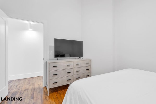 Photo - 31 Victor St Unit 230