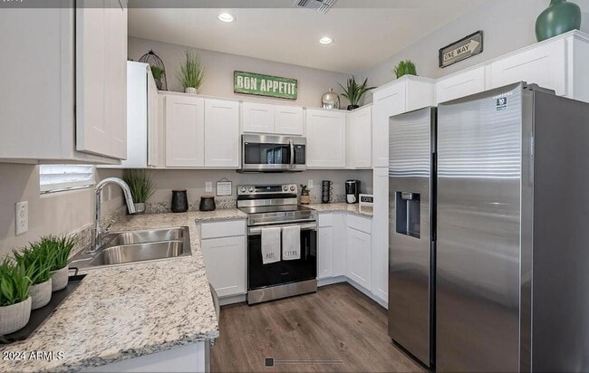 Photo - 1050 S 173rd Ave