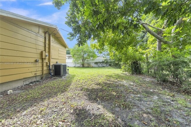 Photo - 2005 NW 11th Ave