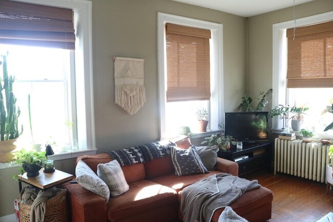 Photo - 160 N Main St