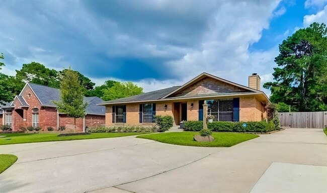 Photo - 9820 W Shore Dr