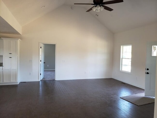 Photo - 1627 Old Lake Rd