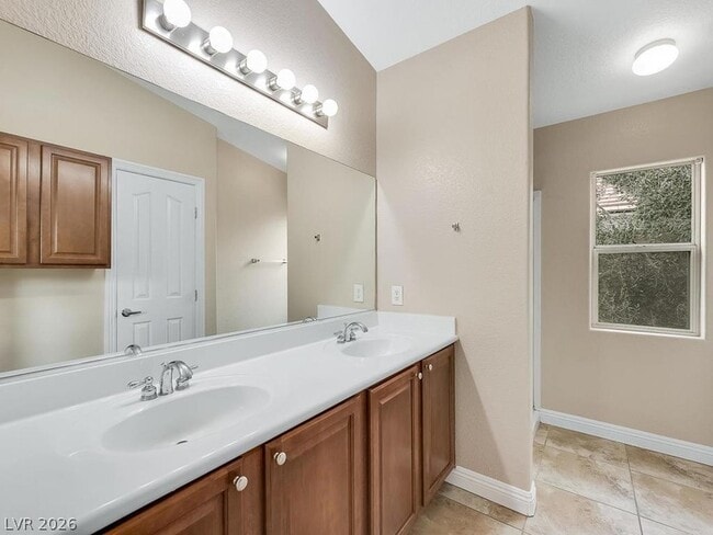 Photo - 10653 Petricola St