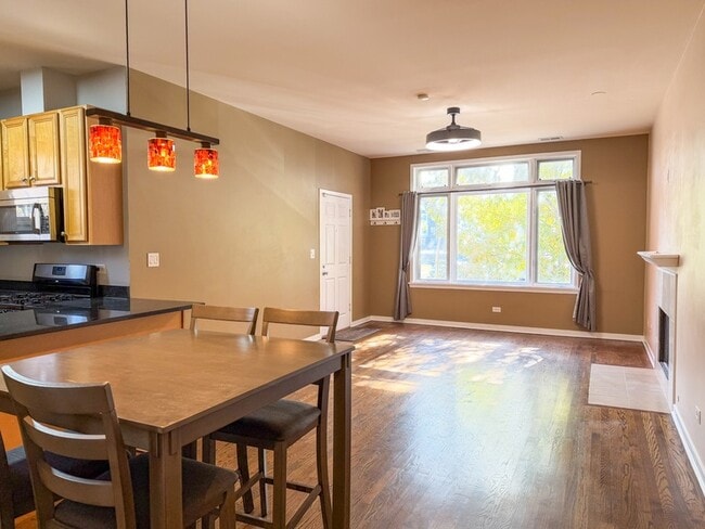 Photo - 1300 W Grenshaw St