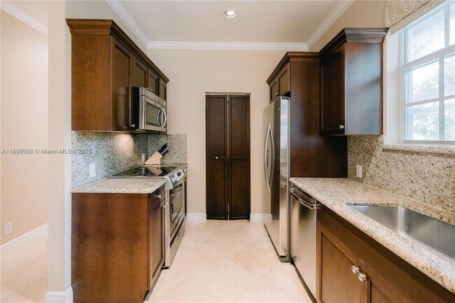 483 Menendez Ave Unit 10 Condo - Image 