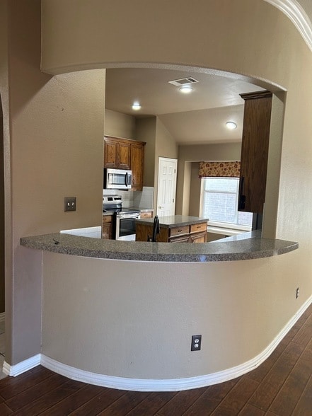 Photo - 4815 Stetson Dr N