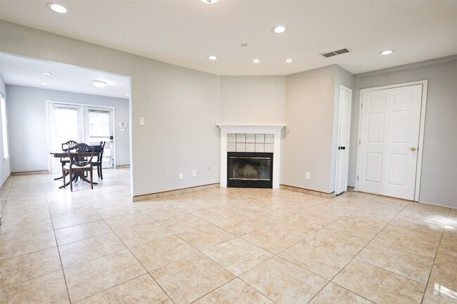 Photo - 815 Valleycreek Rd