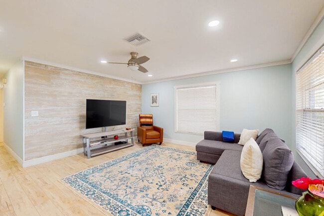 Building Photo - 255 48th St W Unit SI ID1591408P