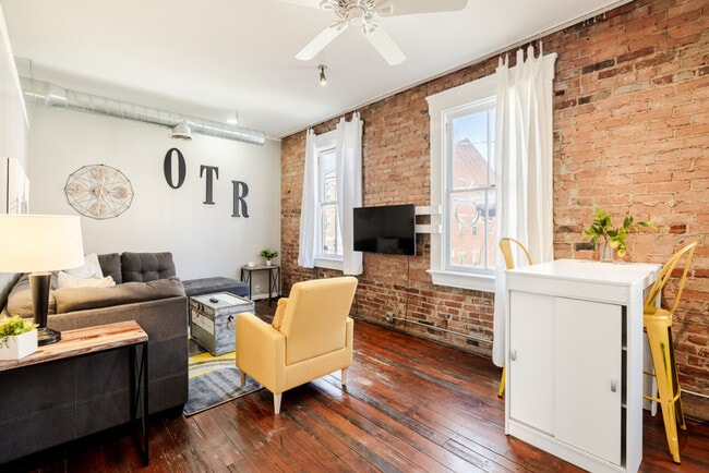 Building Photo - 111 E 13th St Unit ID1056146P