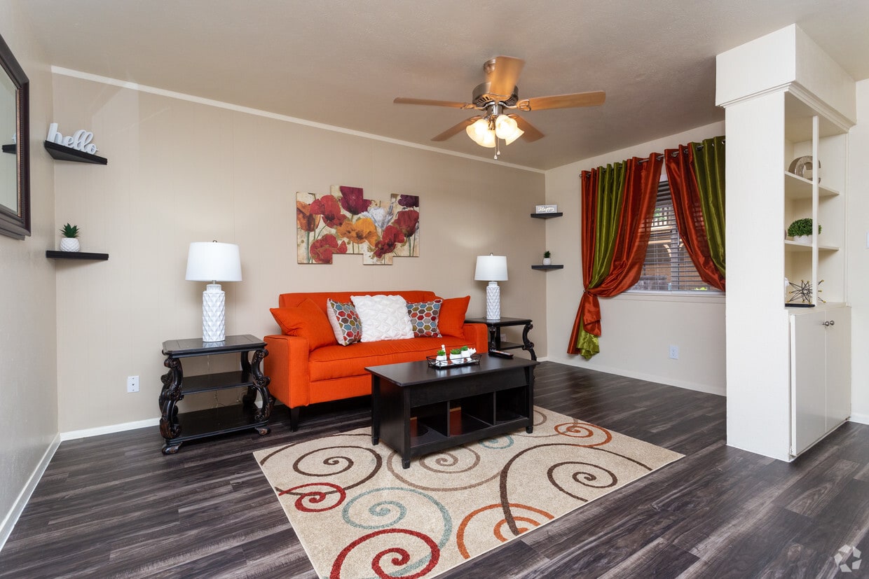 Floor Plan - The Dover