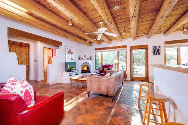 Building Photo - 1015 Foothills Trail Unit SI ID1313828P