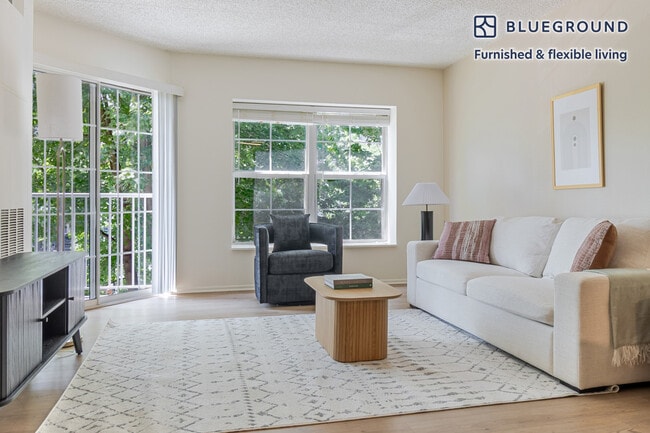 Building Photo - 444 Washington Blvd Unit FL13-ID1889